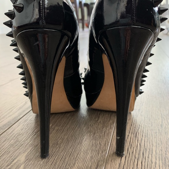 Black spiked high heels - Picture 4 of 7